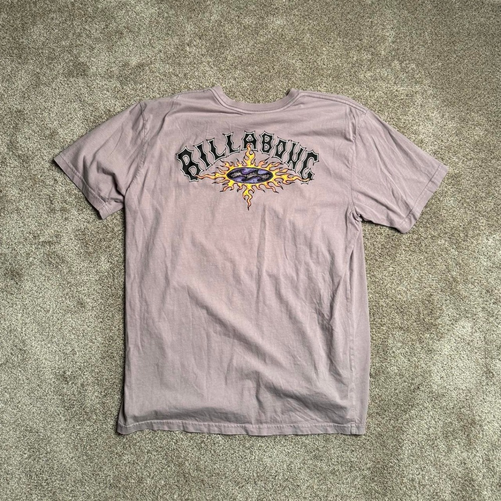 PALE PURPLE BILLABONG "FLAMES" GRAPHIC TEE